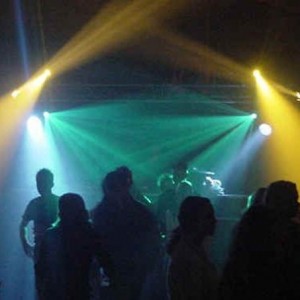 DRIVE-IN-SHOW-LICHT-GELUID-VERHUUR-KARAOKE-GETUP-VERHUUR-BANDVERSTERKING-JOURE-SNEEK-LEMMER-HEERENVEEN-FRIESLAND-GORREDIJK-PODIUM-MUZIEK-FEESTTENT-events-getup