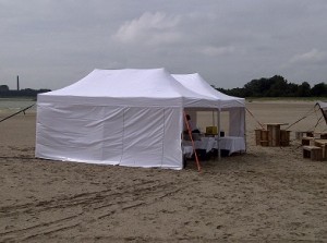TENT-PARTY-PARTYTENT-HUREN-VERHUUR-LEMMER-JOURE-HEERENVEEN-SNEEK-GROU-AKKRUM-BOLSWARD-HUREN-getup-verhuur-scharsterbrug-friesland-BANT-STRAND-LEMMER-HASKE-JOURE