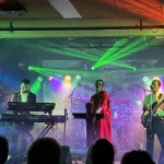 band-live-geluid-licht-rookmachine-ledpar-scanners-microfoons-getup-muziek-avond-joure-sneek-lemmer-heerenveen-friesland