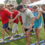 skilatten-vierpersoons-zeskamp-spellen-skilat-uitdaging-buurtfeest-teambuilding-huren-verhuur-getup-joure-scharsterbrug