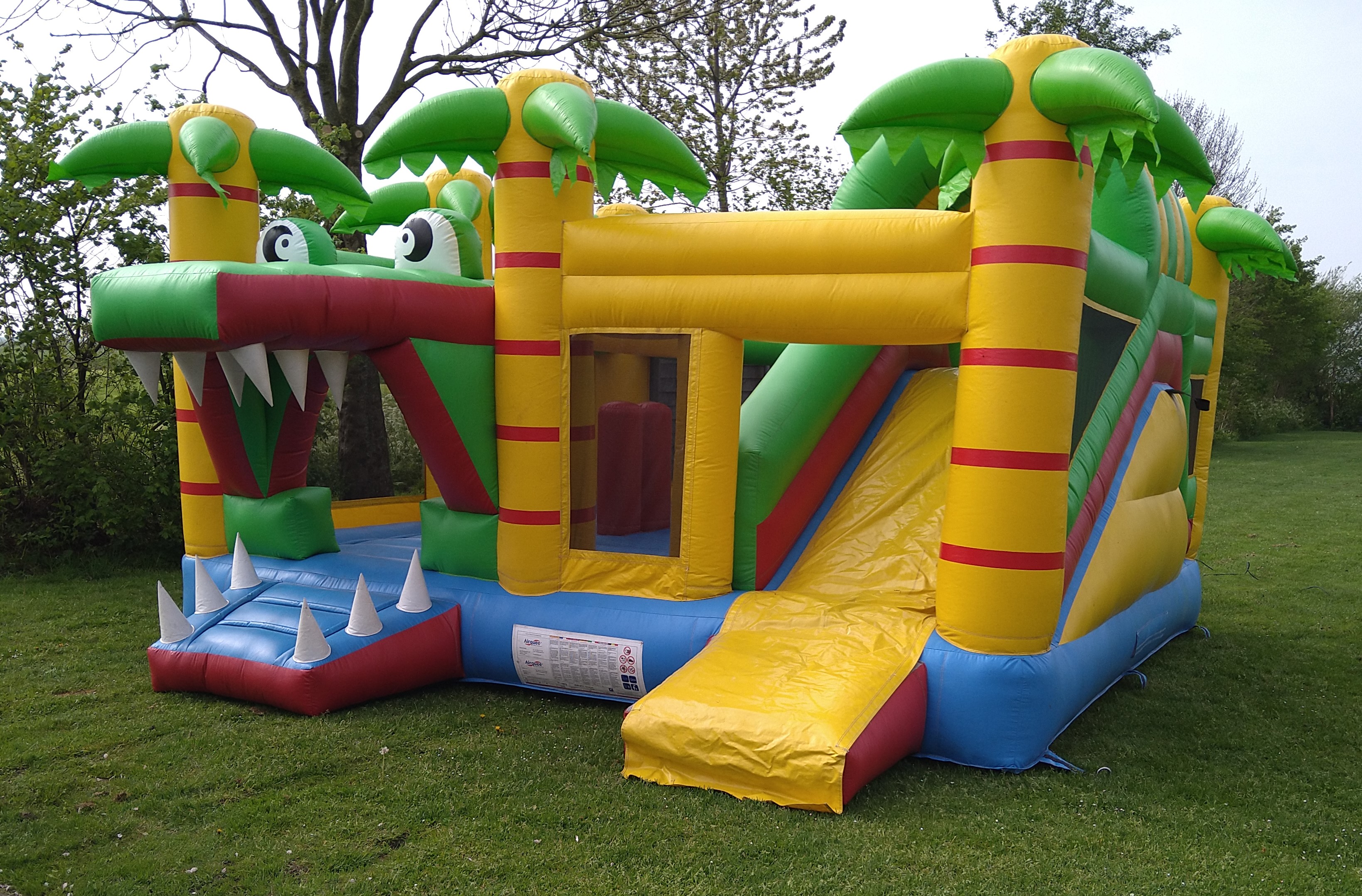 KROKODIL MULTIPLAY SPRINGKUSSEN LUCHTKUSSEN LEMMER JOURE HEERENVEEN SNEEK GROU AKKRUM BOLSWARD HUREN getup verhuur scharsterbrug friesland JOURE