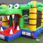 krokodil mini springkussen luchtkussen kleine kinderen glijbaan verhuur heerenveen oudeschoot mildam groningen