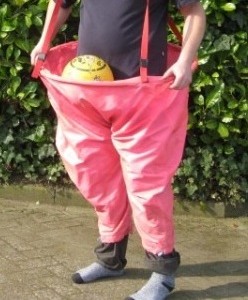 balspel hoepelbroek balvangbroek ballen vangen zeskamp meerkamp teambuilding familiespel wedstrijd huren verhuur getup joure lemmer sneek heerenveen friesland