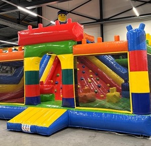klimberg-bouwblokken-mega-lego-glijbaan-klimwand-huren-verhuur-getup-friesland-joure-lemmer-heerenveen-sneek-makkum-wolvega-drachten