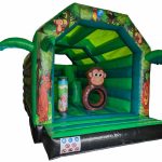 jungle springkussen met dak glijbaan